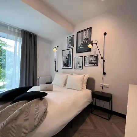 Apartamenty-wroc Ksiecia Witolda By The River Vratislav