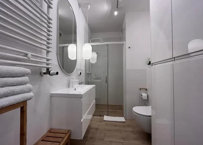 Apartamenty-wroc Ksiecia Witolda By The River Apartment